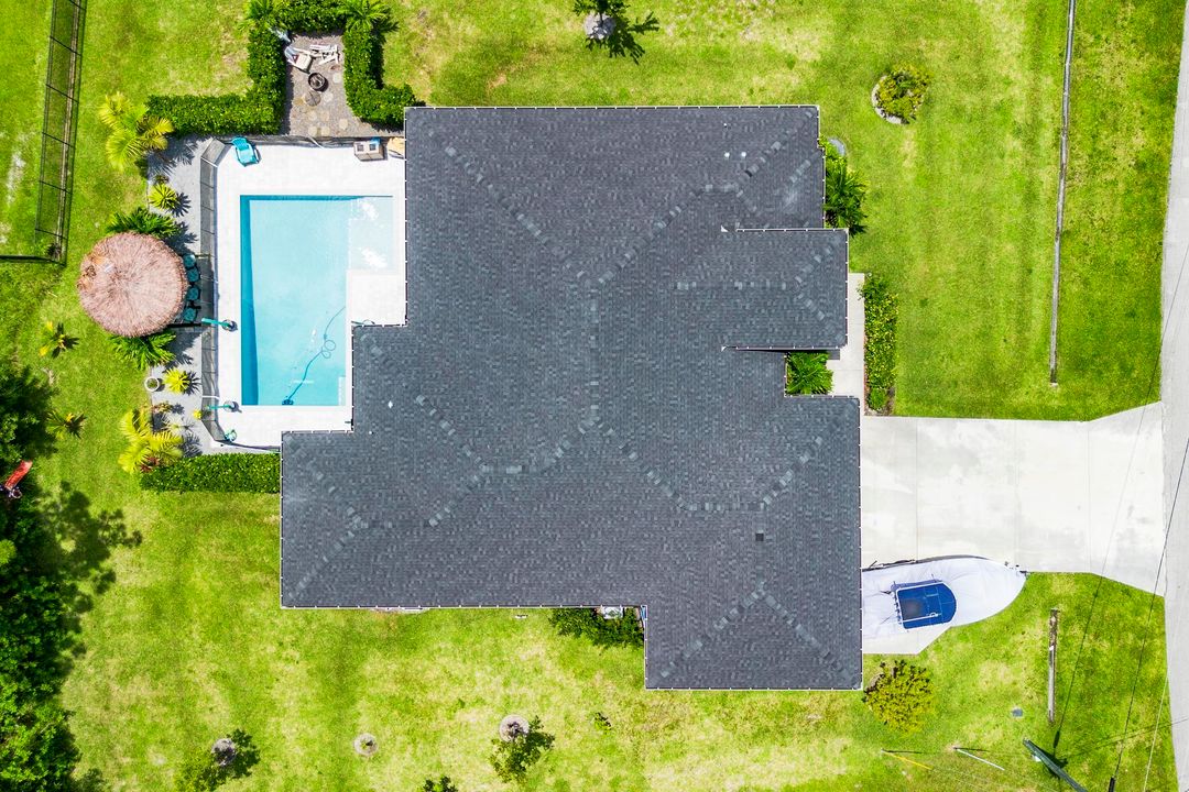 Под контрактом: $579,000 (4 спален, 2 ванн, 2185 Квадратных фут)