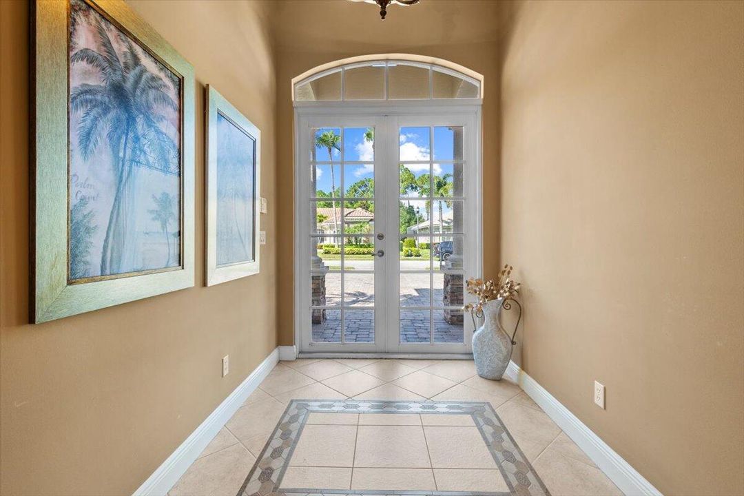 合同活跃: $975,000 (4 贝兹, 4 浴室, 3686 平方英尺)