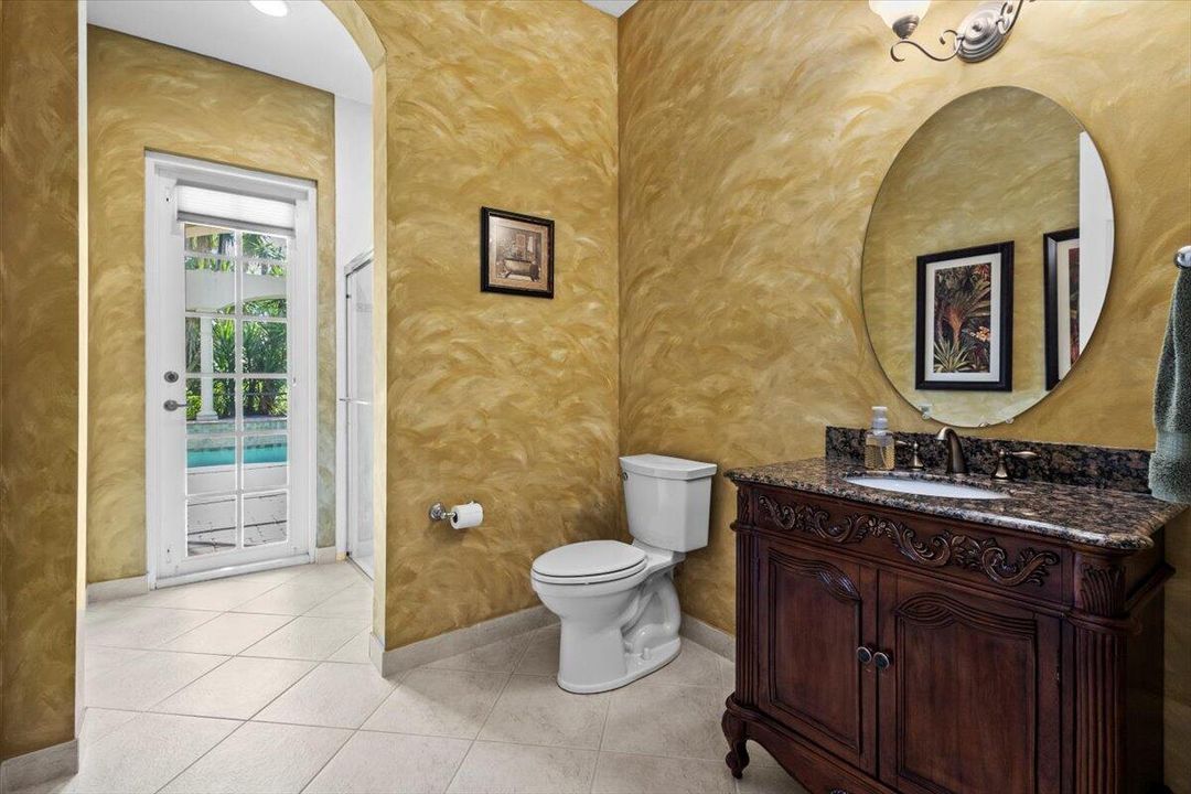 合同活跃: $975,000 (4 贝兹, 4 浴室, 3686 平方英尺)