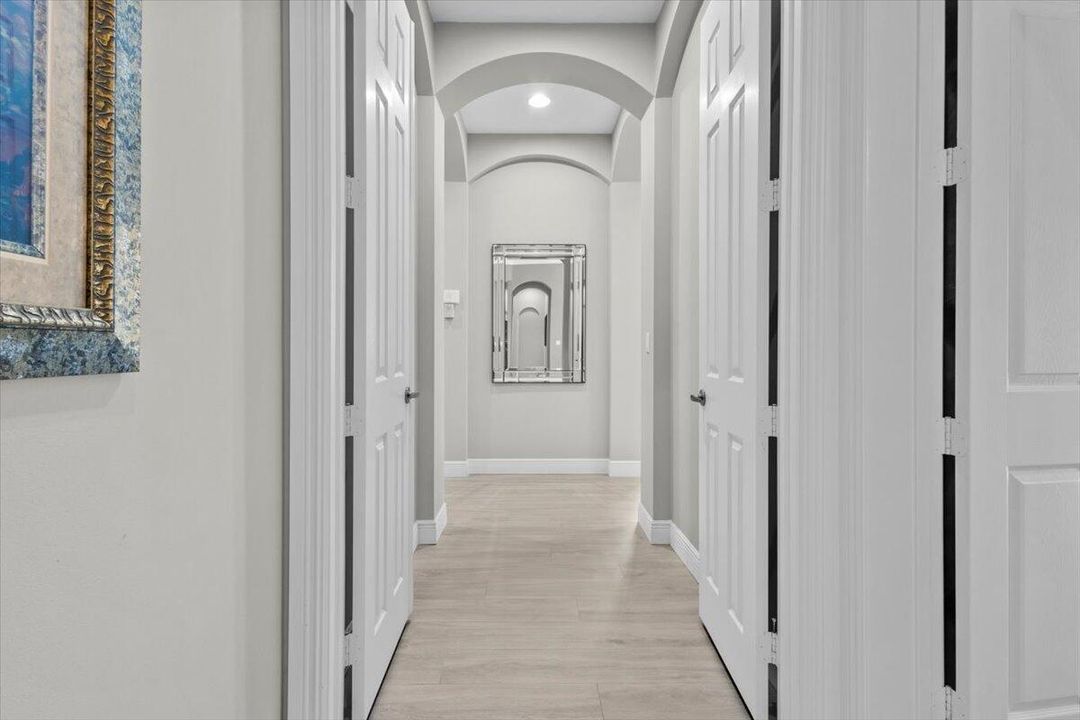 合同活跃: $975,000 (4 贝兹, 4 浴室, 3686 平方英尺)