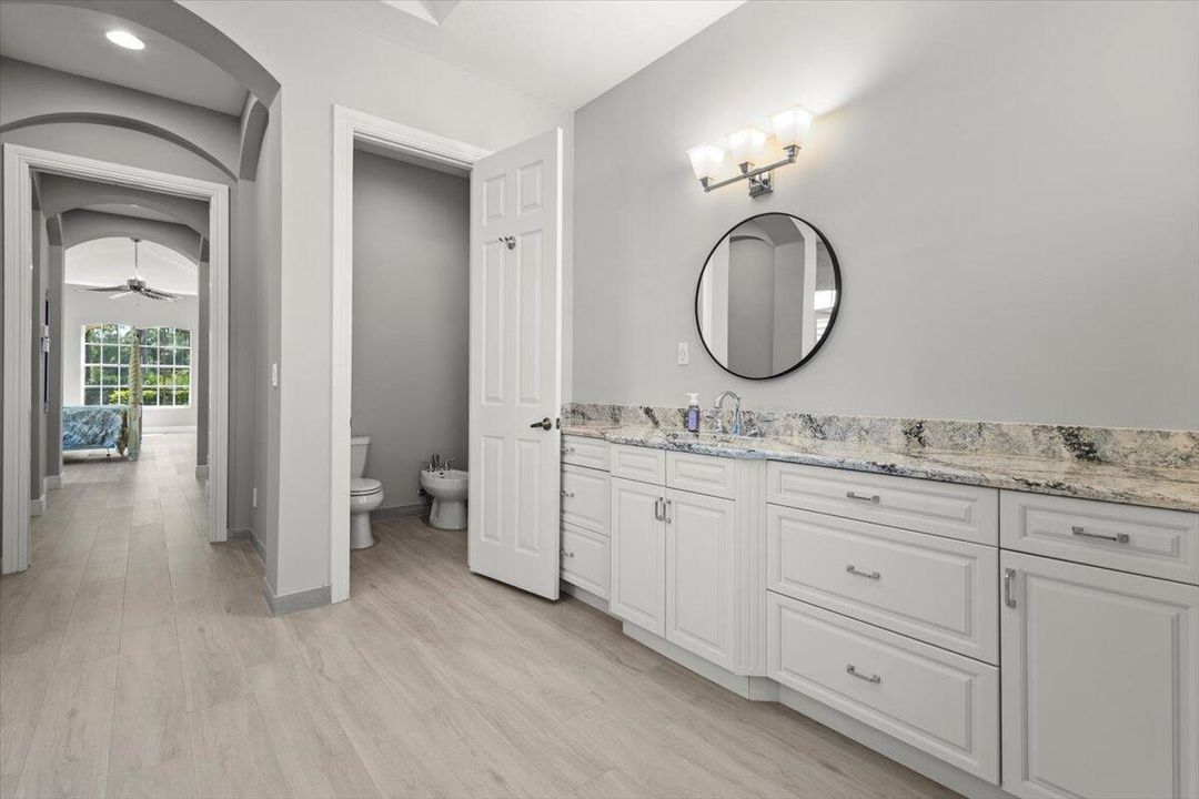 合同活跃: $975,000 (4 贝兹, 4 浴室, 3686 平方英尺)