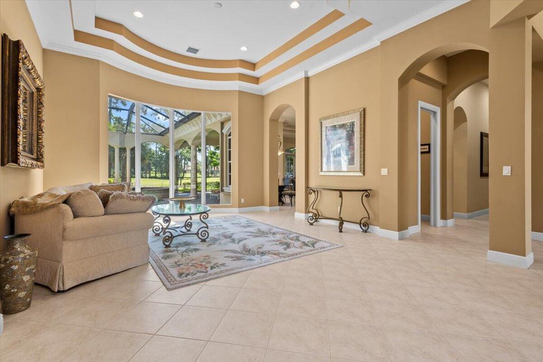 合同活跃: $975,000 (4 贝兹, 4 浴室, 3686 平方英尺)