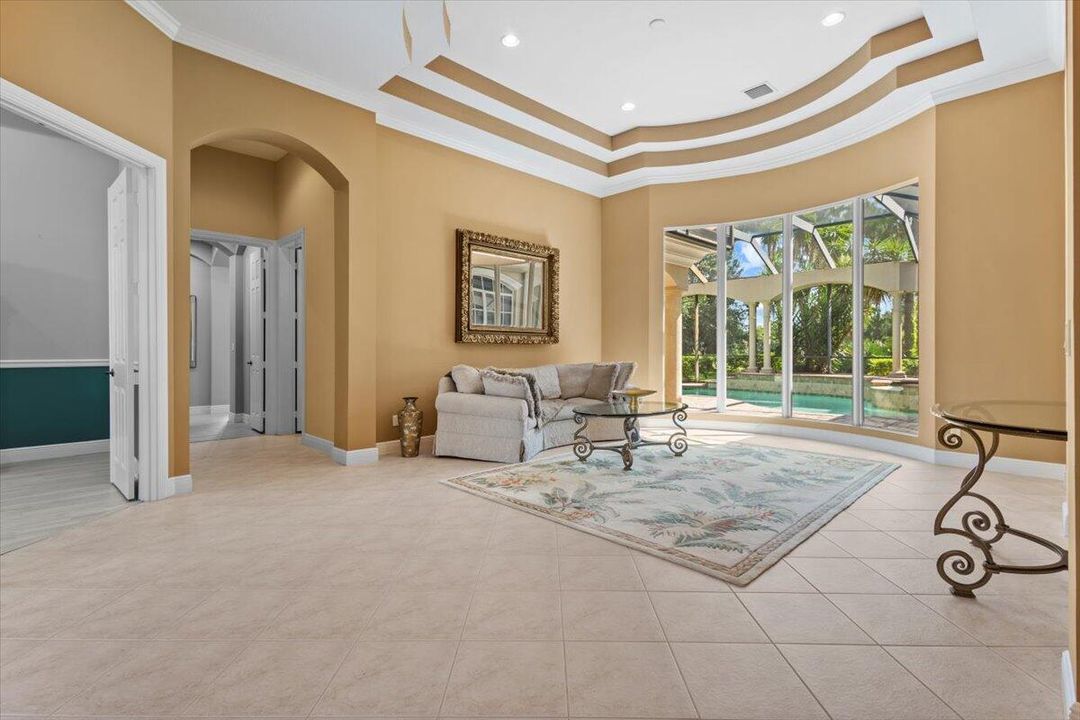 合同活跃: $975,000 (4 贝兹, 4 浴室, 3686 平方英尺)