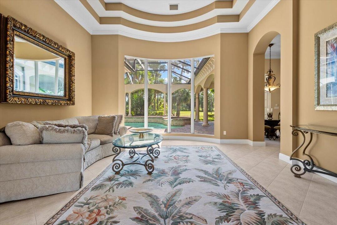 合同活跃: $975,000 (4 贝兹, 4 浴室, 3686 平方英尺)