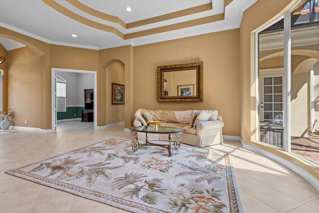 合同活跃: $975,000 (4 贝兹, 4 浴室, 3686 平方英尺)