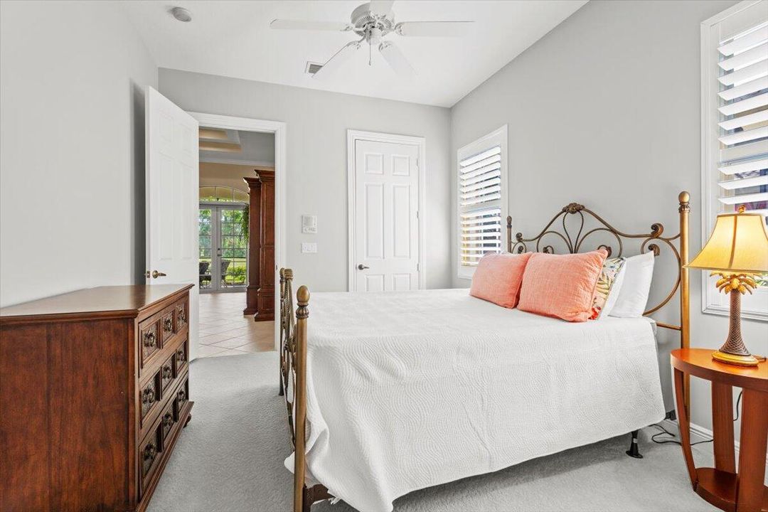 合同活跃: $975,000 (4 贝兹, 4 浴室, 3686 平方英尺)