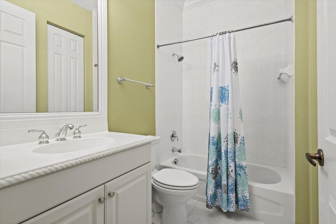 合同活跃: $975,000 (4 贝兹, 4 浴室, 3686 平方英尺)