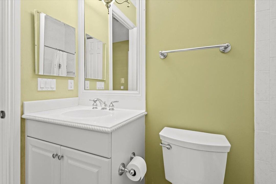 合同活跃: $975,000 (4 贝兹, 4 浴室, 3686 平方英尺)