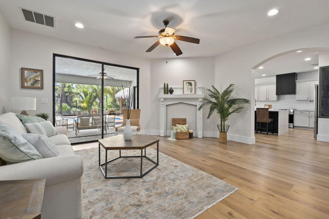 Activo con contrato: $979,000 (5 camas, 3 baños, 3012 Pies cuadrados)