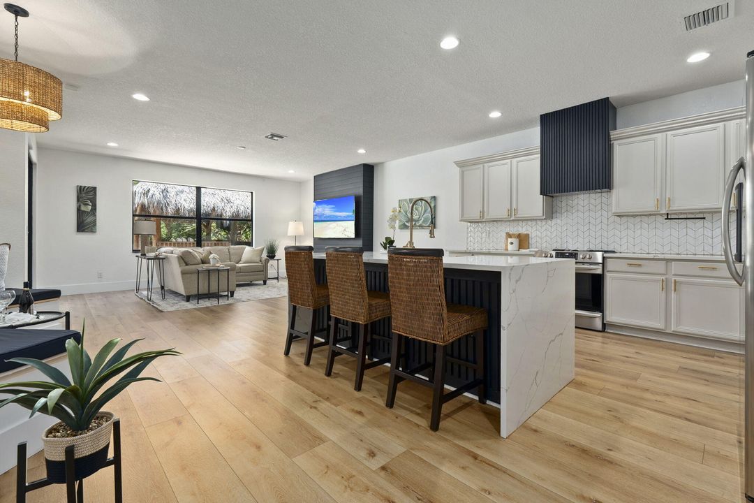 Activo con contrato: $979,000 (5 camas, 3 baños, 3012 Pies cuadrados)