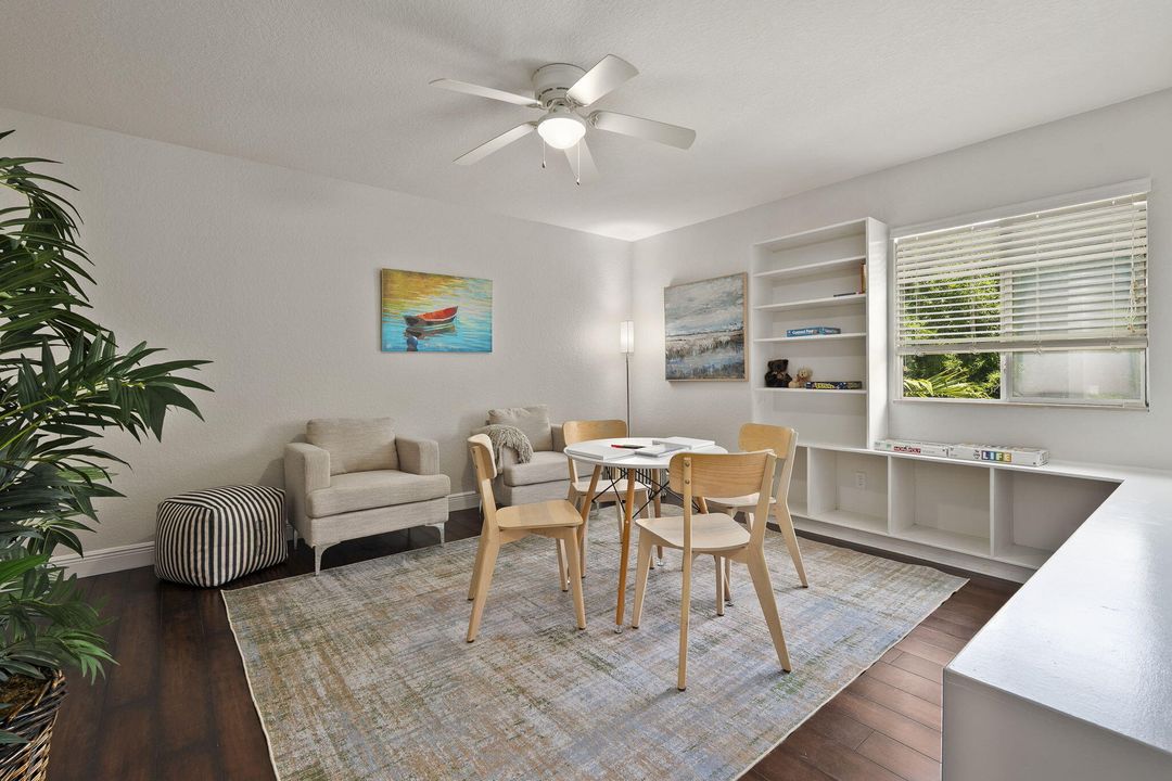 Activo con contrato: $979,000 (5 camas, 3 baños, 3012 Pies cuadrados)