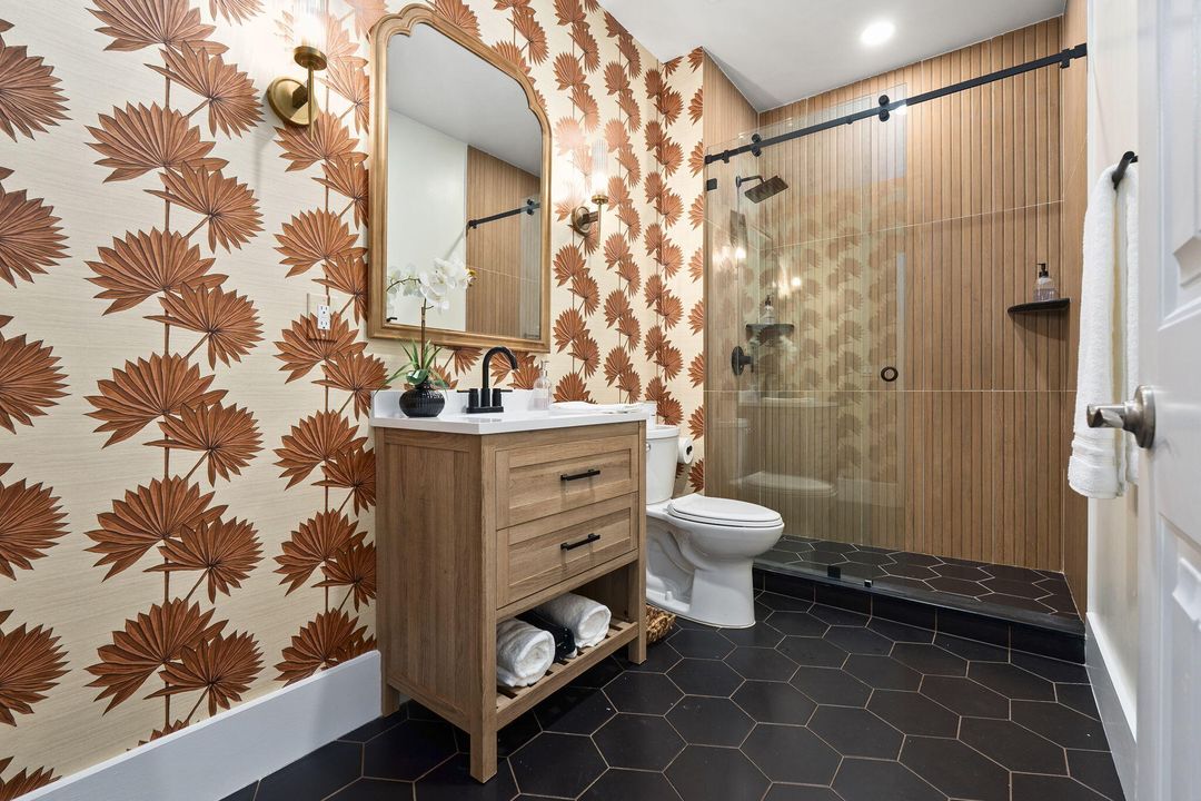 Activo con contrato: $979,000 (5 camas, 3 baños, 3012 Pies cuadrados)