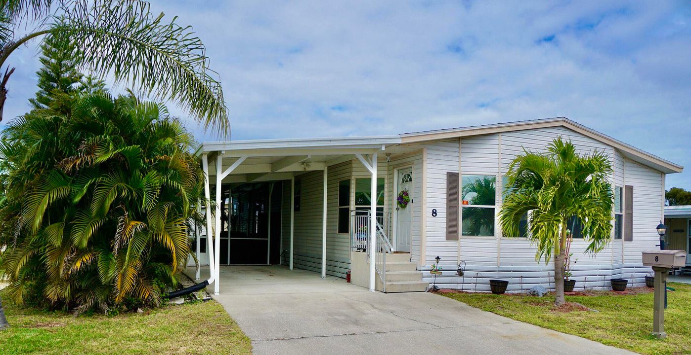 合同活跃: $94,900 (2 贝兹, 2 浴室, 1560 平方英尺)