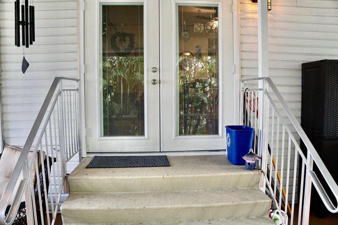 合同活跃: $94,900 (2 贝兹, 2 浴室, 1560 平方英尺)