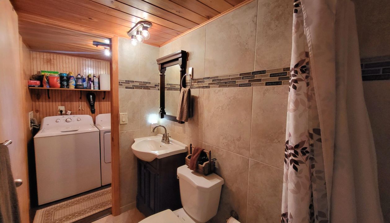 For Sale: $324,250 (2 beds, 2 baths, 1438 Square Feet)