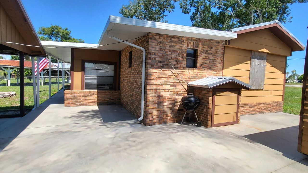 For Sale: $324,250 (2 beds, 2 baths, 1438 Square Feet)