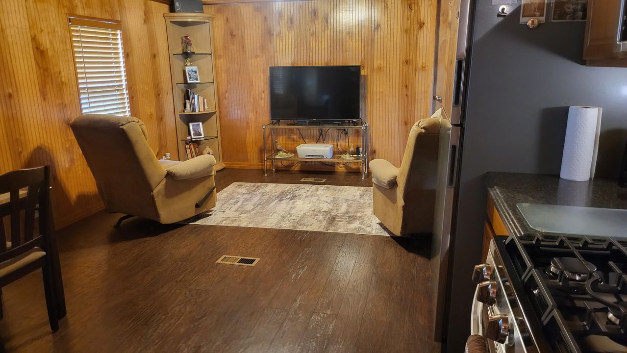 For Sale: $324,250 (2 beds, 2 baths, 1438 Square Feet)