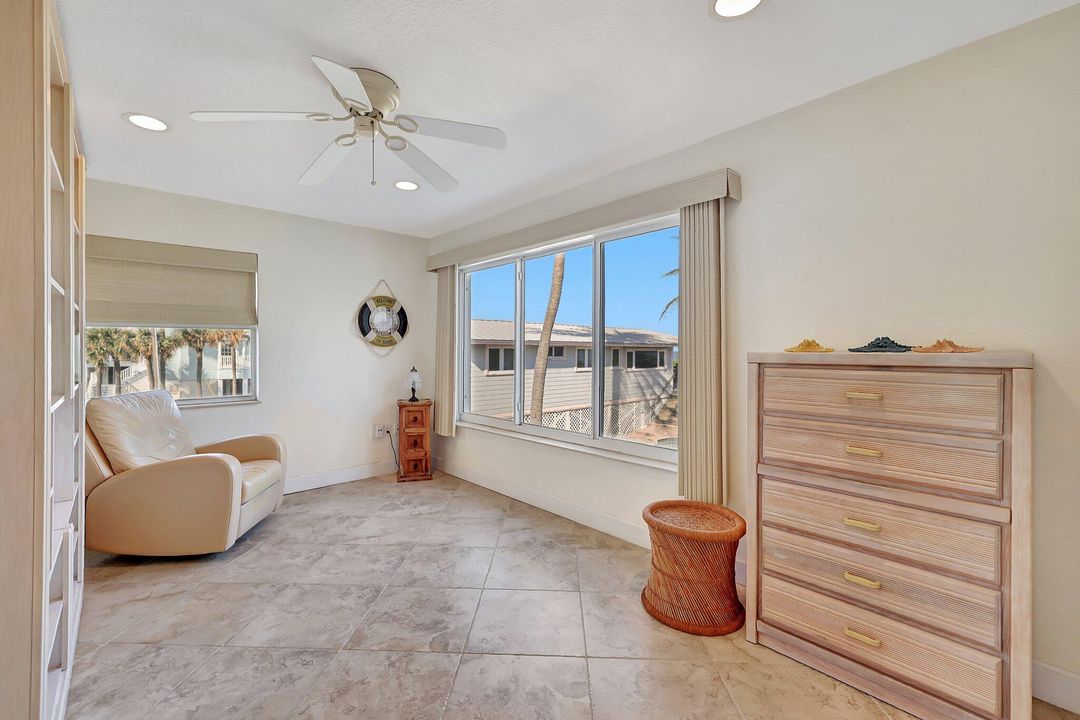 待售: $419,000 (2 贝兹, 2 浴室, 1093 平方英尺)