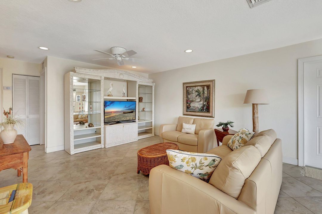 待售: $419,000 (2 贝兹, 2 浴室, 1093 平方英尺)