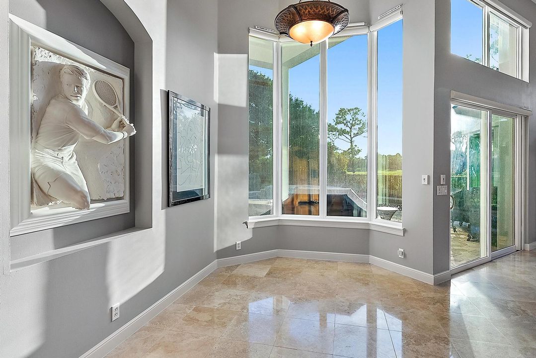 Под контрактом: $2,195,000 (5 спален, 4 ванн, 4937 Квадратных фут)