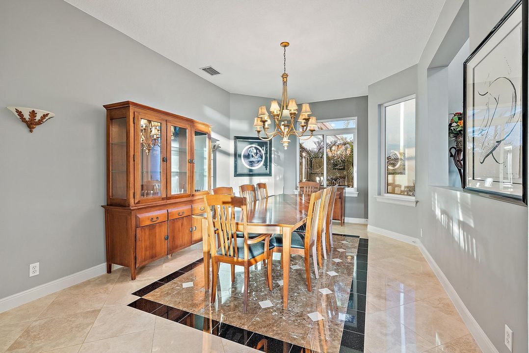 Под контрактом: $2,195,000 (5 спален, 4 ванн, 4937 Квадратных фут)