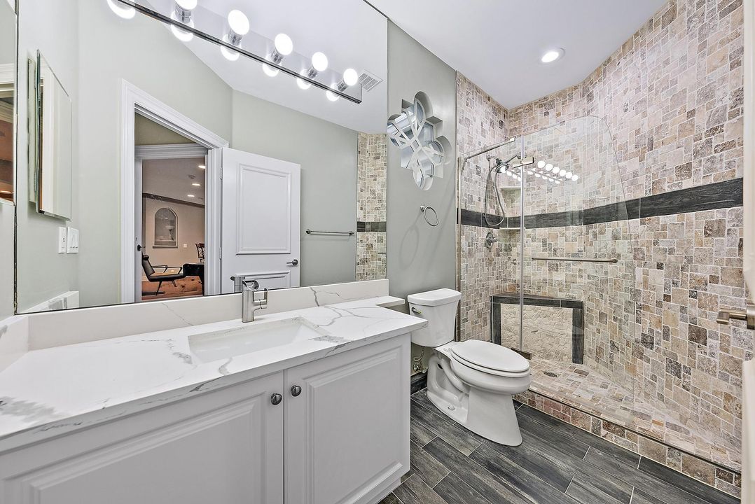 Под контрактом: $2,195,000 (5 спален, 4 ванн, 4937 Квадратных фут)