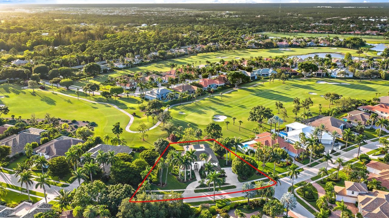 Под контрактом: $2,195,000 (5 спален, 4 ванн, 4937 Квадратных фут)