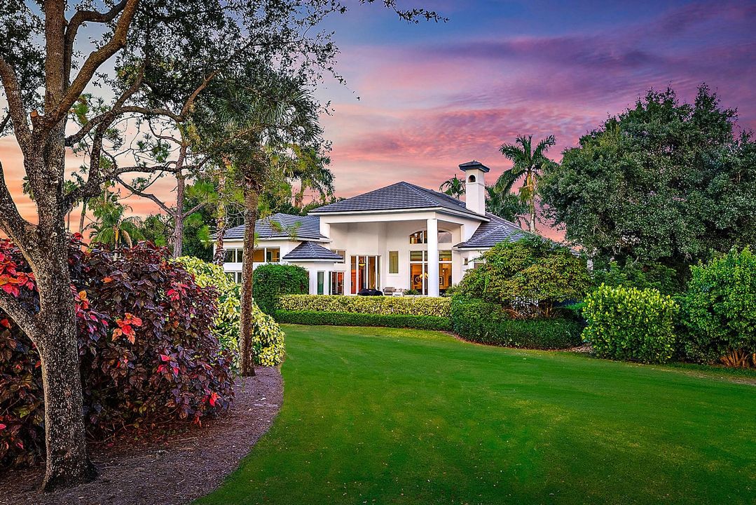 Под контрактом: $2,195,000 (5 спален, 4 ванн, 4937 Квадратных фут)