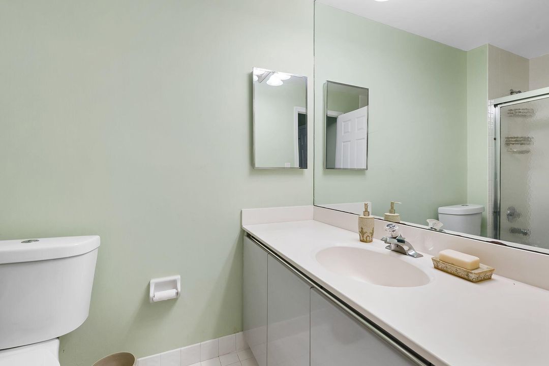 出租: $17,000 (3 贝兹, 3 浴室, 3700 平方英尺)