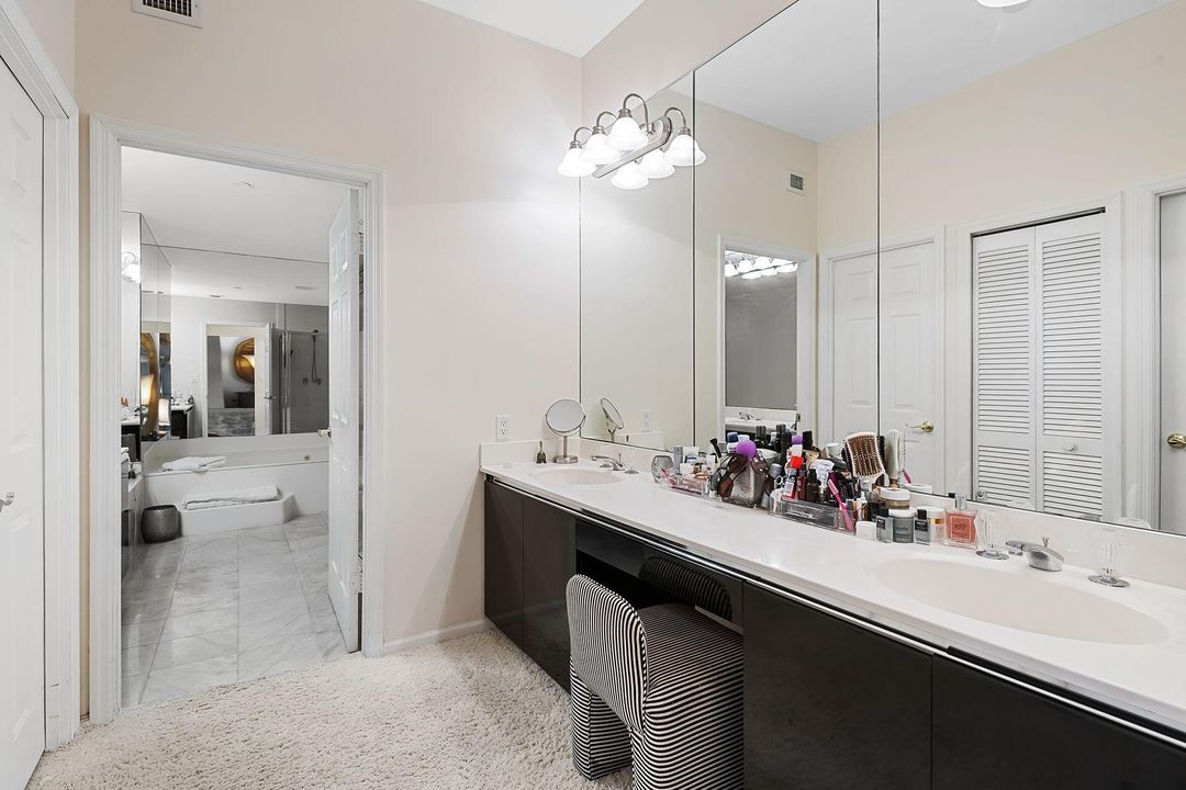 出租: $17,000 (3 贝兹, 3 浴室, 3700 平方英尺)