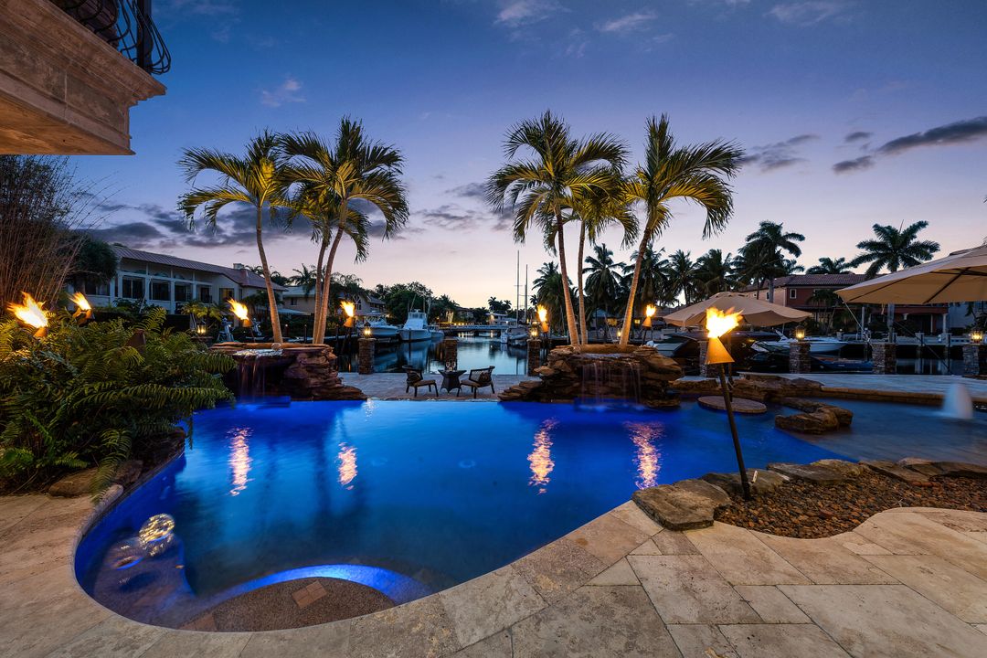 待售: $7,995,000 (5 贝兹, 5 浴室, 6818 平方英尺)