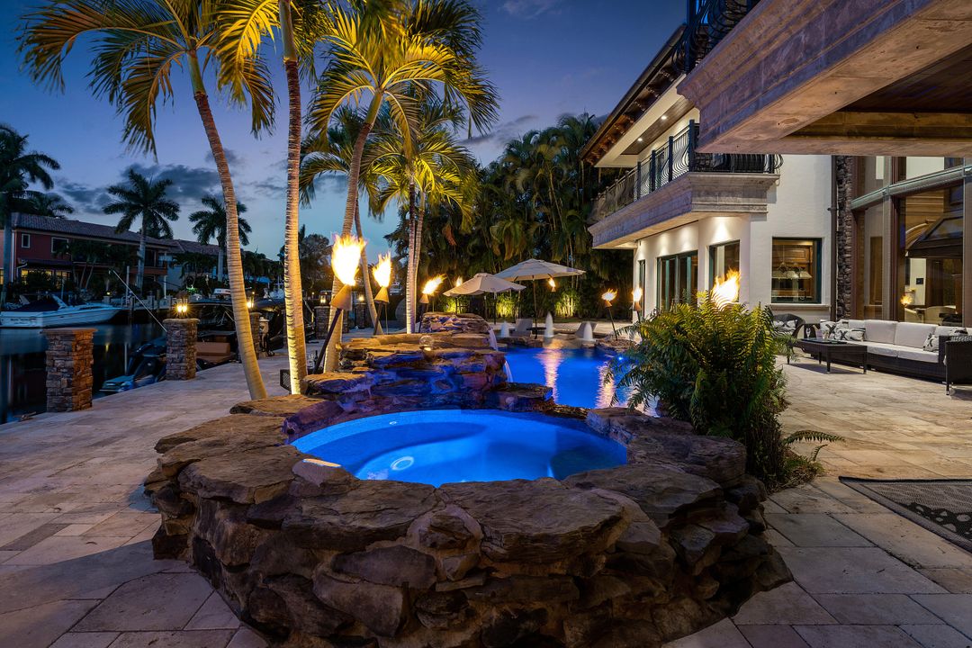 待售: $7,995,000 (5 贝兹, 5 浴室, 6818 平方英尺)