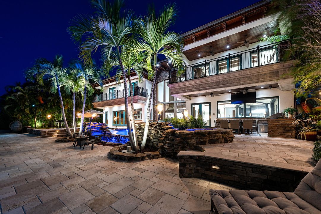 待售: $7,995,000 (5 贝兹, 5 浴室, 6818 平方英尺)