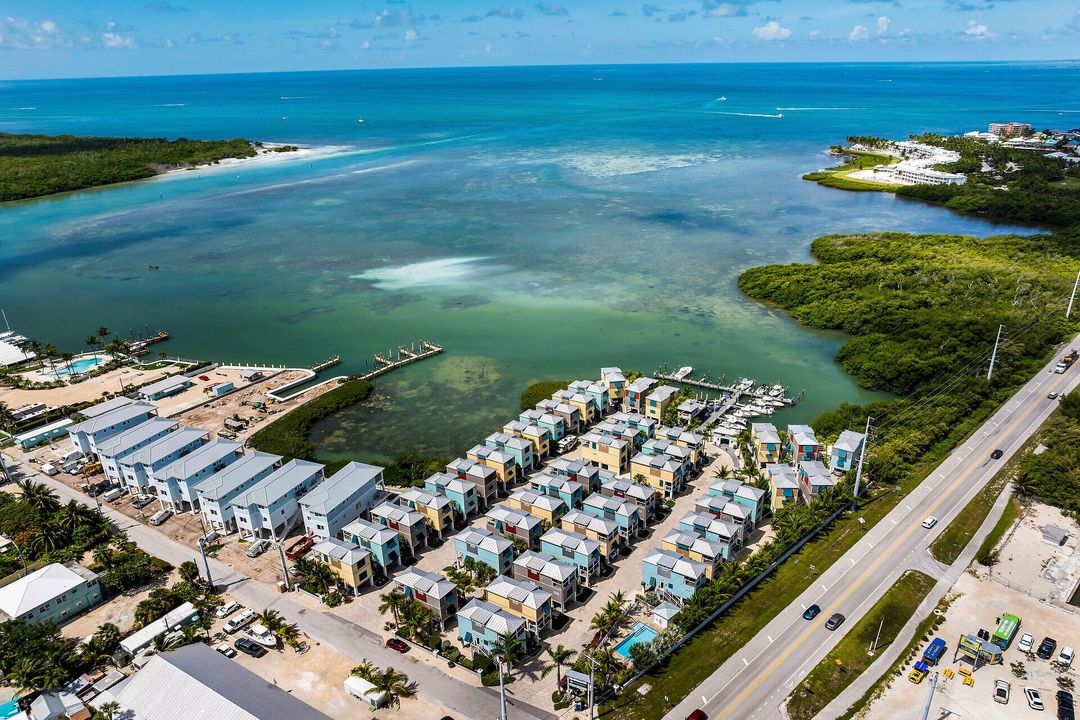 待售: $428,888 (2 贝兹, 2 浴室, 960 平方英尺)