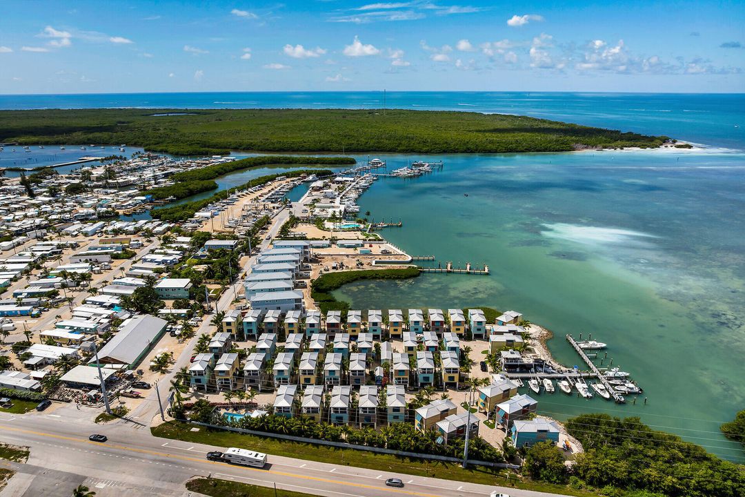 待售: $428,888 (2 贝兹, 2 浴室, 960 平方英尺)