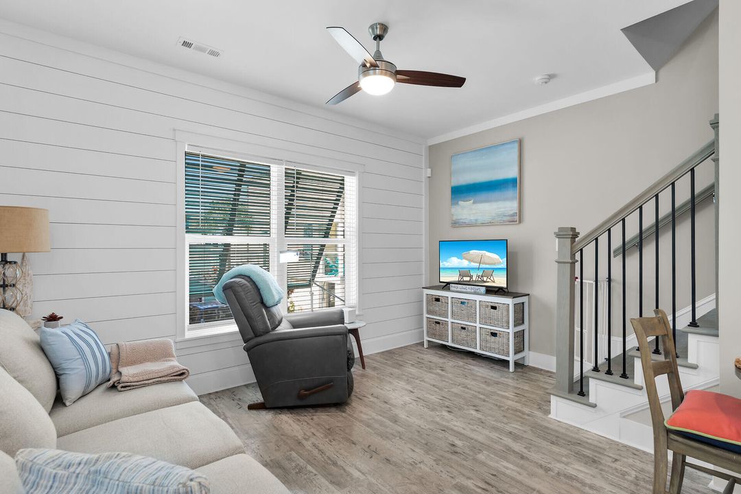 待售: $428,888 (2 贝兹, 2 浴室, 960 平方英尺)