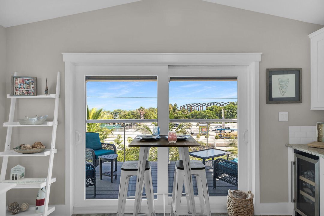 待售: $428,888 (2 贝兹, 2 浴室, 960 平方英尺)