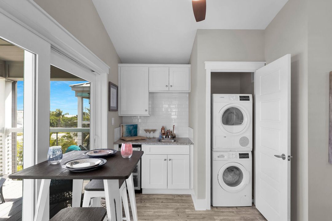 待售: $428,888 (2 贝兹, 2 浴室, 960 平方英尺)