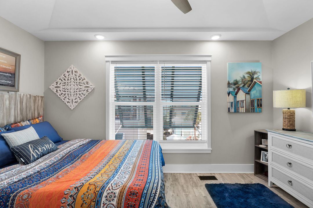 待售: $428,888 (2 贝兹, 2 浴室, 960 平方英尺)