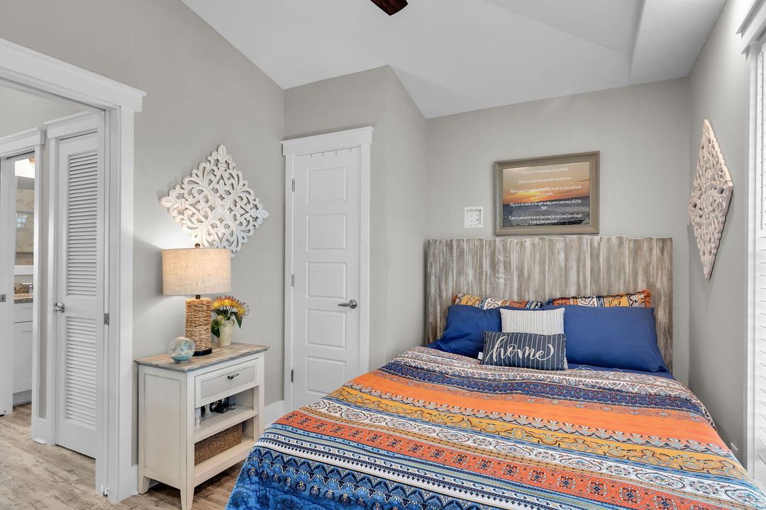 待售: $428,888 (2 贝兹, 2 浴室, 960 平方英尺)