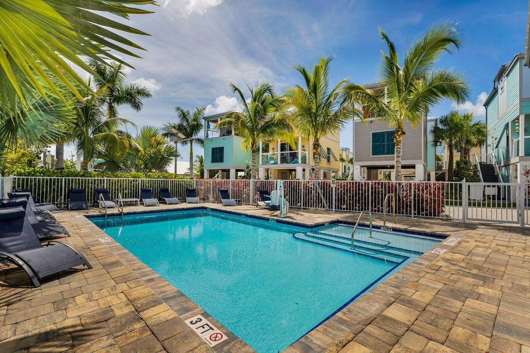 待售: $428,888 (2 贝兹, 2 浴室, 960 平方英尺)