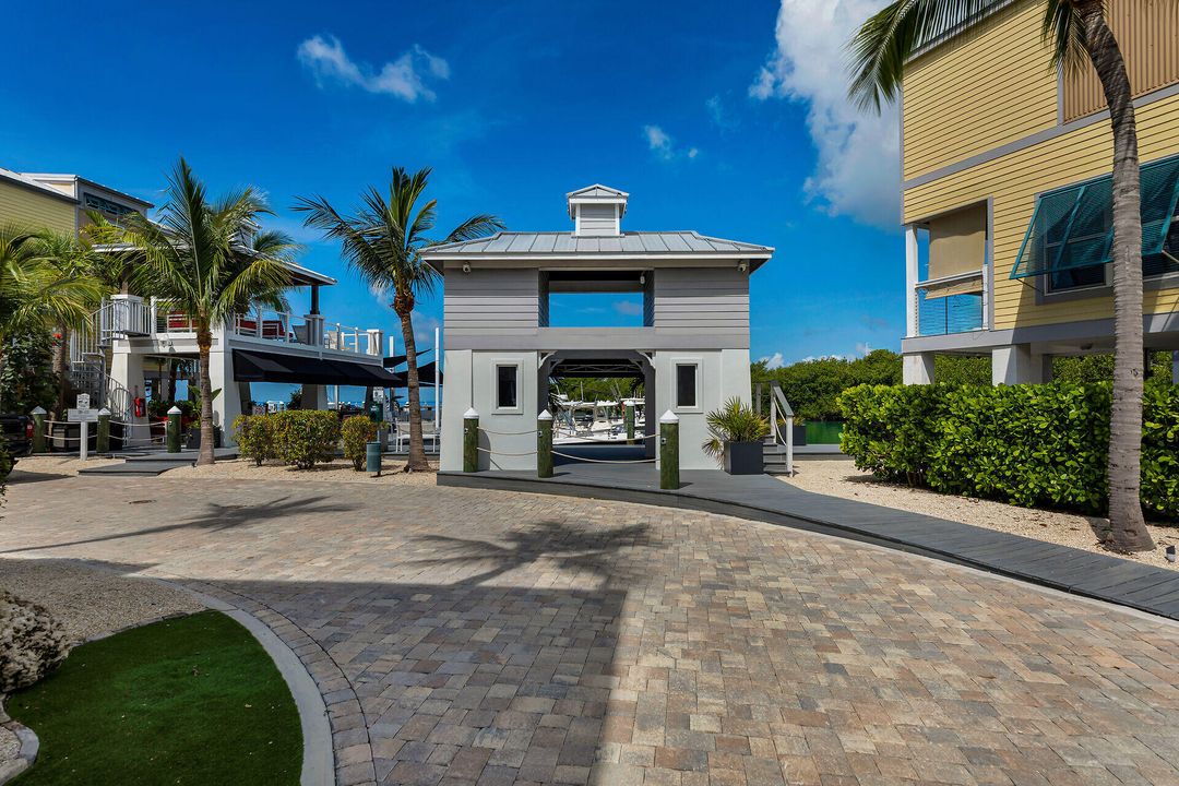 待售: $428,888 (2 贝兹, 2 浴室, 960 平方英尺)