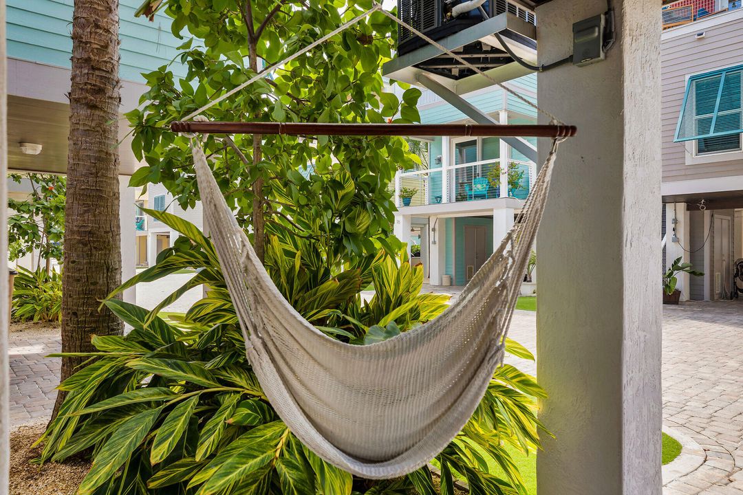 待售: $428,888 (2 贝兹, 2 浴室, 960 平方英尺)