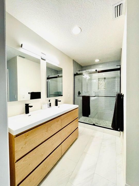 Active With Contract: $6,500 (2 beds, 2 baths, 1708 Square Feet)