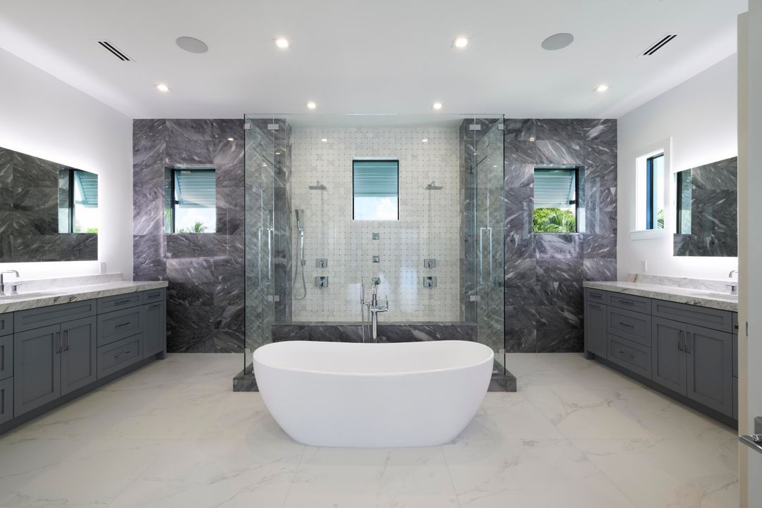 For Sale: $8,750,000 (5 beds, 7 baths, 5804 Square Feet)