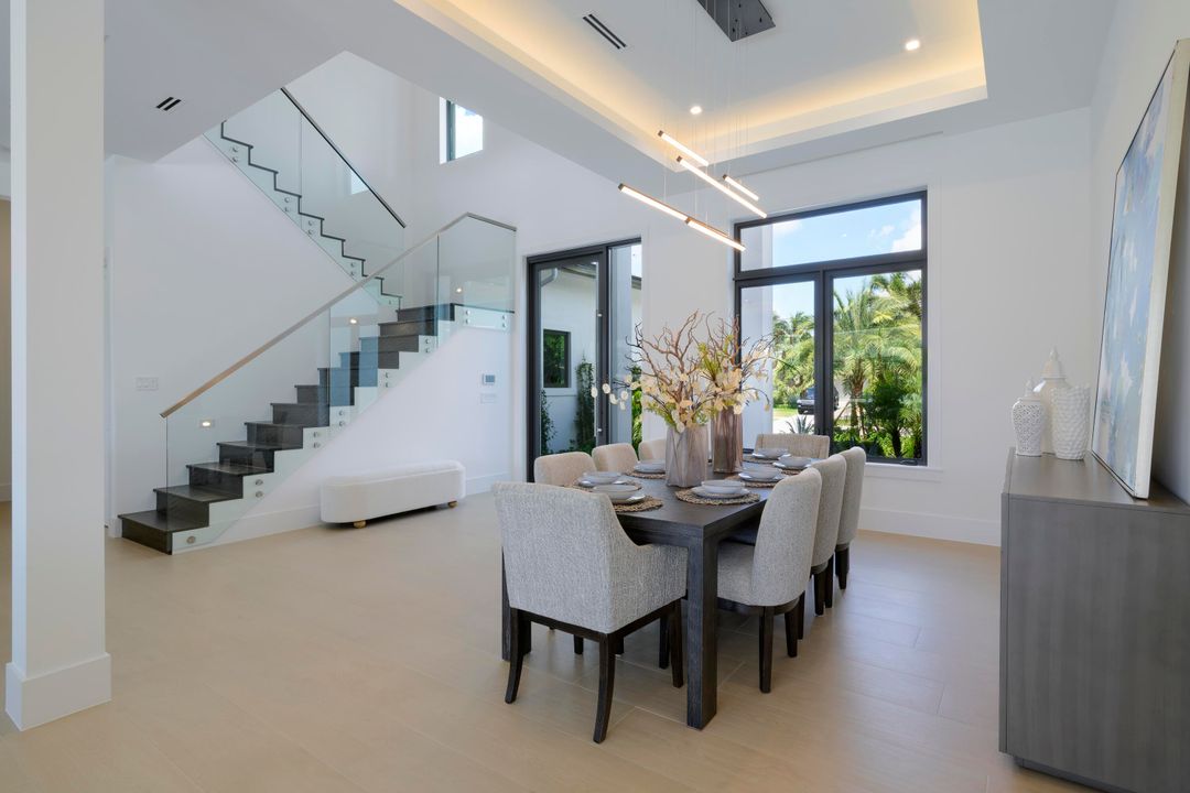 For Sale: $8,750,000 (5 beds, 7 baths, 5804 Square Feet)