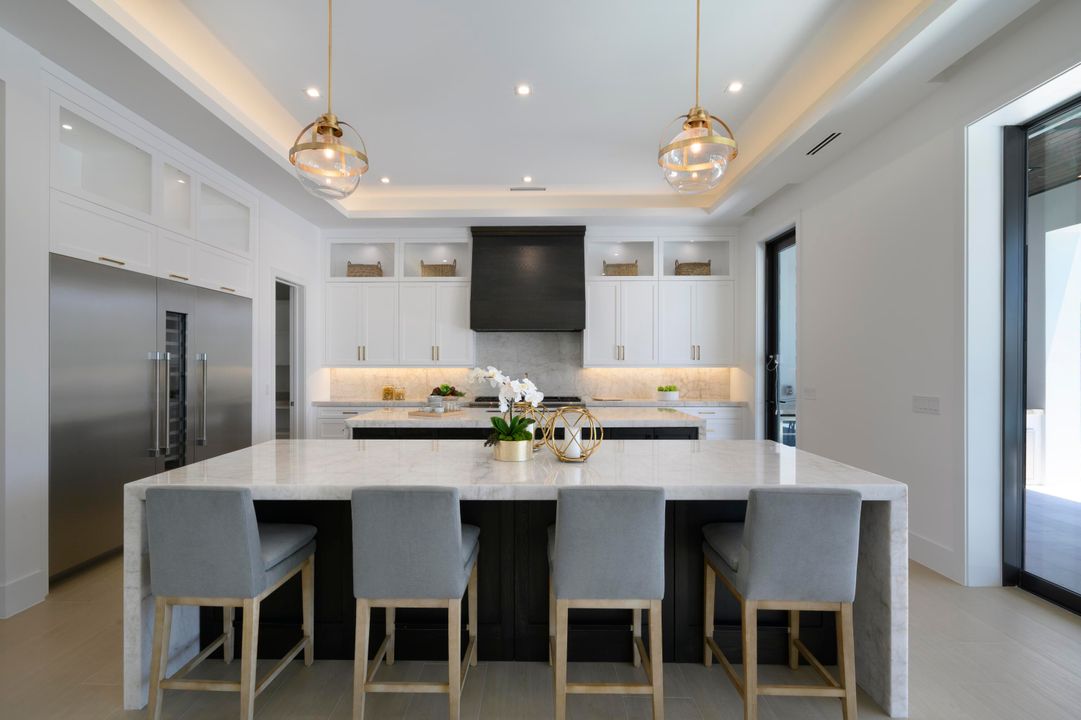 For Sale: $8,750,000 (5 beds, 7 baths, 5804 Square Feet)