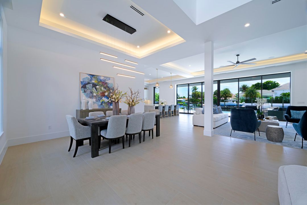 For Sale: $8,750,000 (5 beds, 7 baths, 5804 Square Feet)