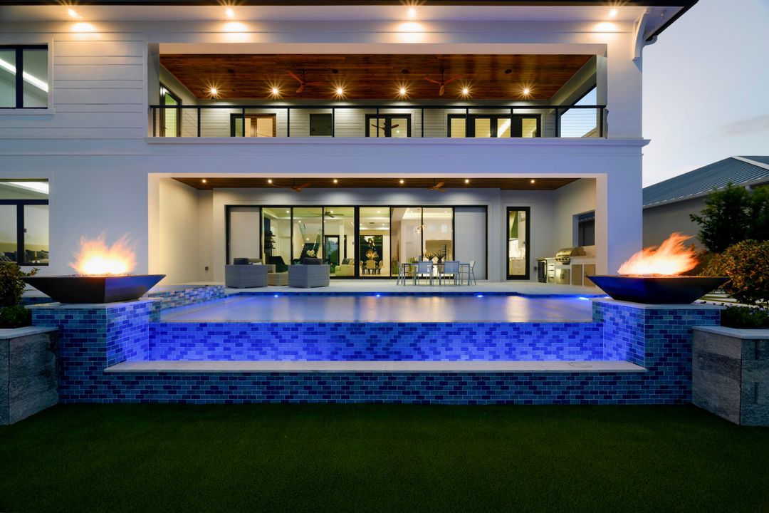 For Sale: $8,750,000 (5 beds, 7 baths, 5804 Square Feet)