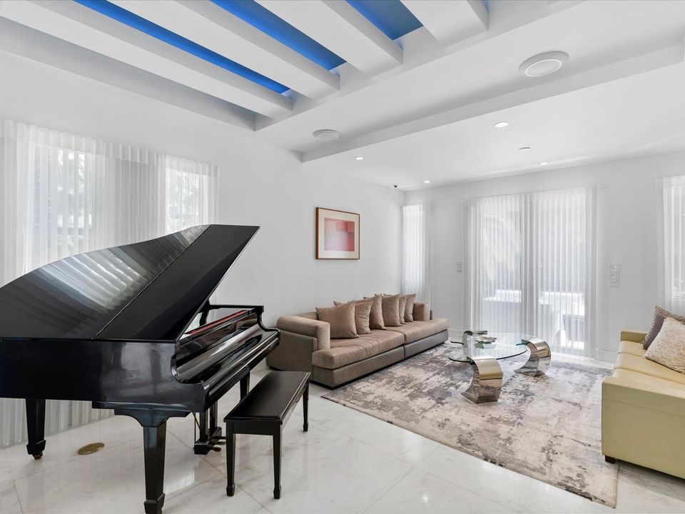 En Venta: $3,750,000 (6 camas, 5 baños, 4898 Pies cuadrados)